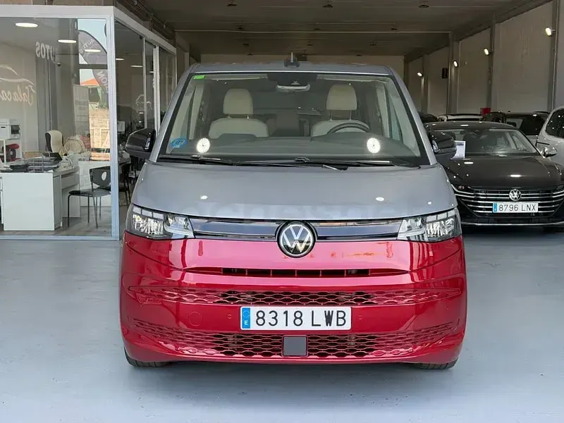 Usado VW Multivan Life 218 CV (160 kW) 2022 Gris / plata Monovolumen