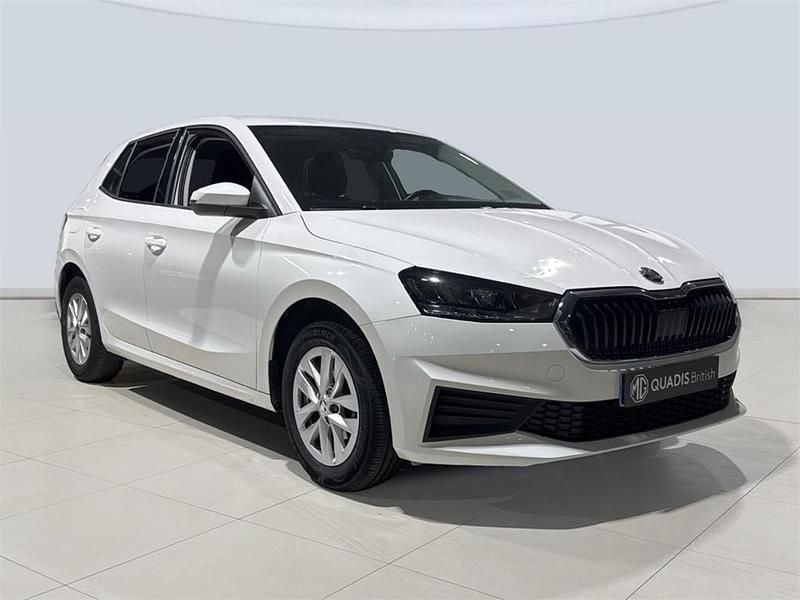 Usado Skoda Fabia Ambition 80 CV (58 kW) 2022 Blanco Berlina