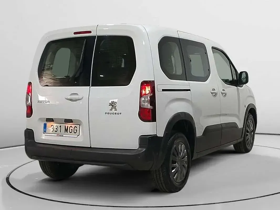 Usado Peugeot Rifter Business-Line 102 CV (75 kW) 2023 Blanco Monovolumen