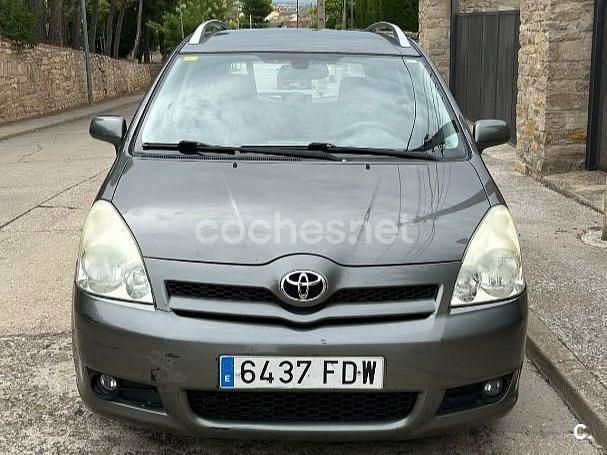 Beige Usado 2006 Toyota Corolla Verso Sol Monovolumen | 5000 € (Un poco caro) - Imagen 1/4