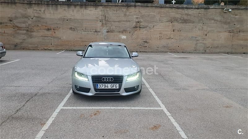 Gris / plata Usado 2008 Audi A5 Coupe | 10.900 € (Precio justo) - Imagen 1/4