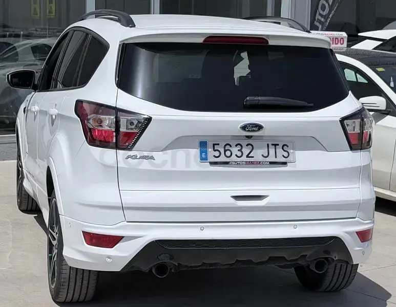 Usado Ford Kuga Titanium 180 CV (132 kW) 2016 Blanco SUV