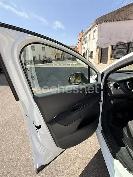 Usado Peugeot 5008 Style 130 CV (95 kW) 2016 Blanco Monovolumen
