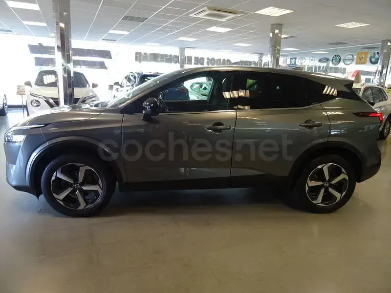 Usado Nissan Qashqai N-Connecta 140 CV (102 kW) 2022 Gris / plata SUV