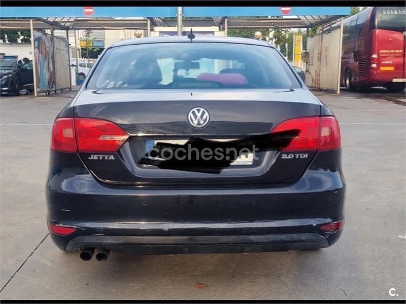 Usado VW Jetta Advance 140 CV (102 kW) 2011 Negro Berlina