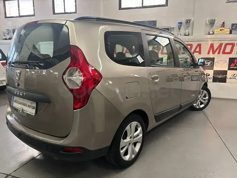 Usado Dacia Lodgy Ambiance 110 CV (80 kW) 2012 Beige Monovolumen
