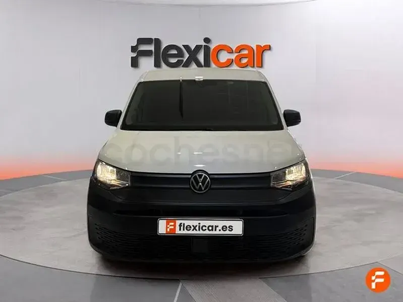 Usado VW Caddy California 102 CV (75 kW) 2023 Blanco Monovolumen