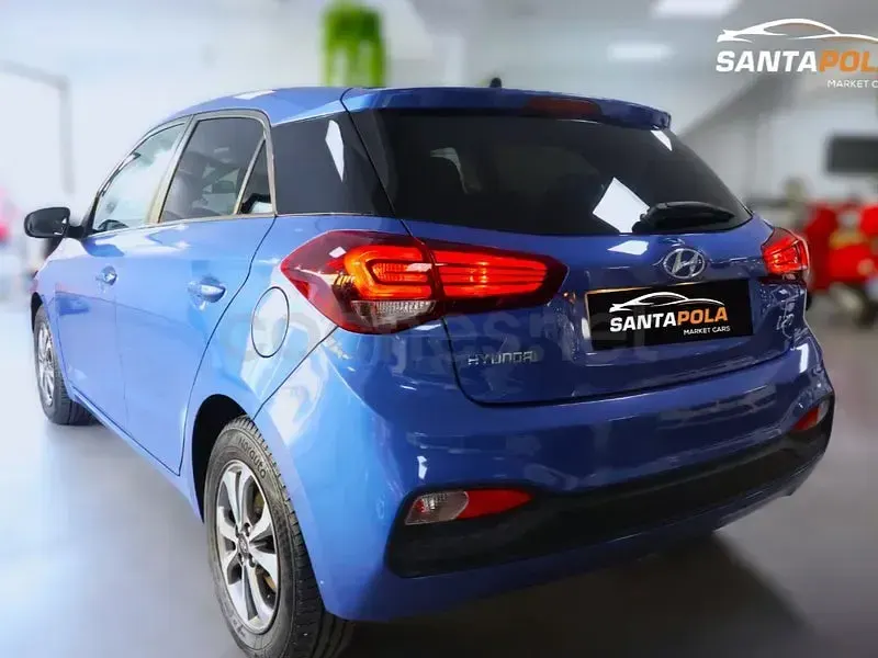 Usado Hyundai i20 100 CV (73 kW) 2020 Azul Utilitario
