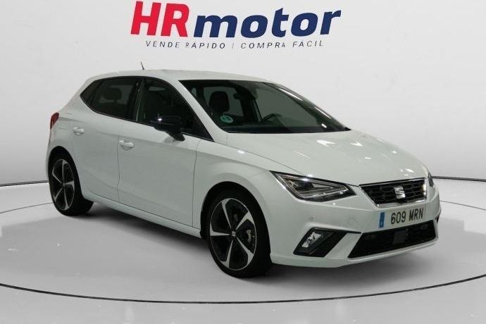 Gris Usado 2024 Seat Ibiza FR | 21.310 € (Precio justo) - Imagen 1/4