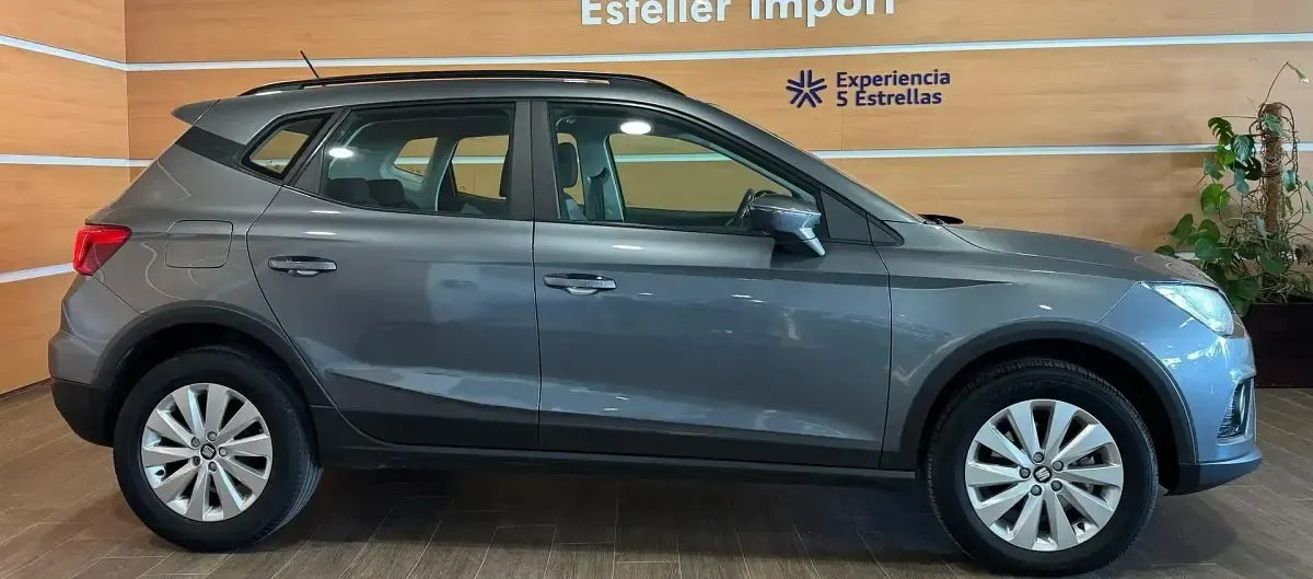 Usado Seat Arona Style 95 CV (69 kW) 2018 Gris SUV