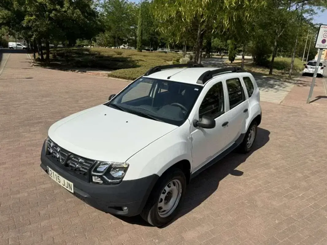 Usado Dacia Duster Ambiance 110 CV (80 kW) 2015 Blanco SUV