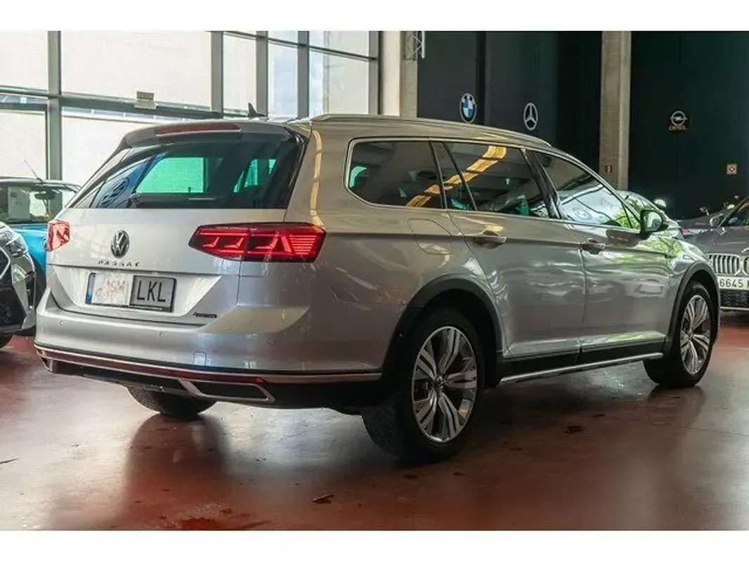 Usado VW Passat Alltrack 190 CV (139 kW) 2020 Gris Familiar