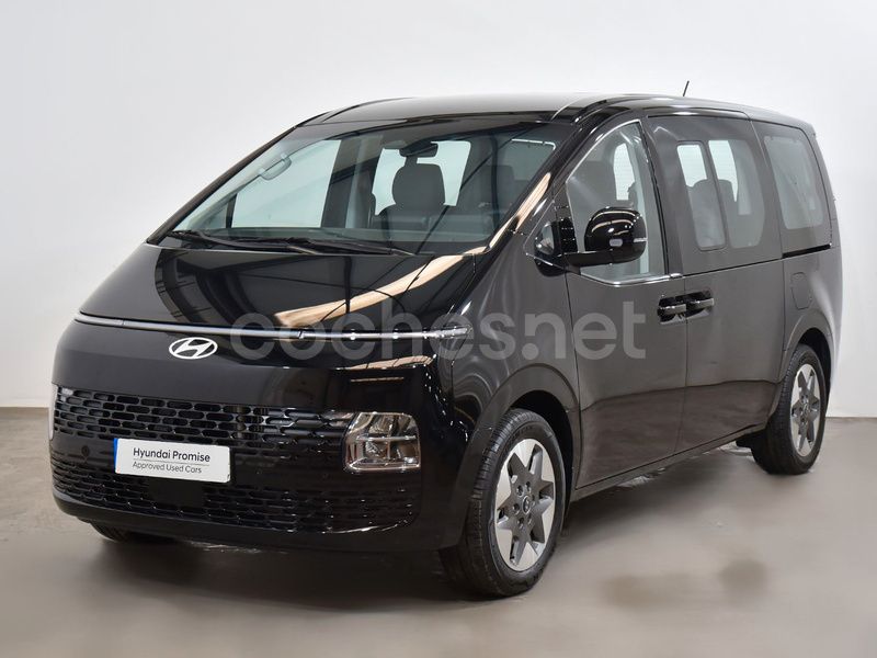 Negro Usado 2025 Hyundai Staria Van | 48.990 € (Precio justo) - Imagen 1/4