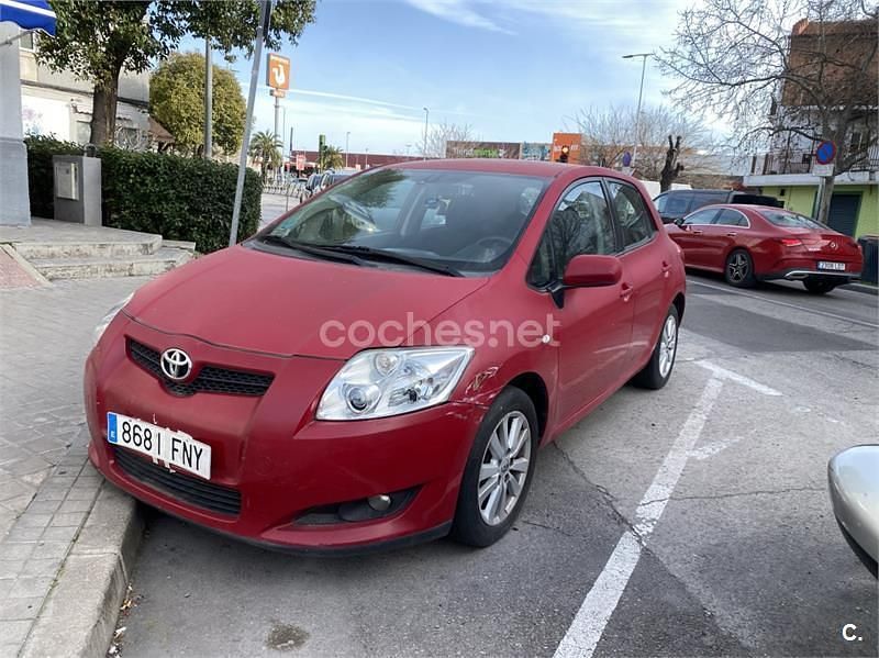 Usado Toyota Auris Sol 124 CV (91 kW) 2007 Rojo Utilitario