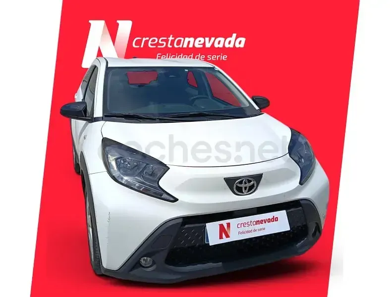 Usado Toyota Aygo X Play 72 CV (52 kW) 2023 Blanco SUV