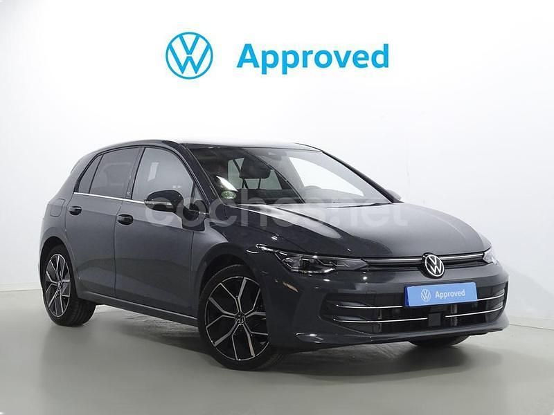 Gris / plata Usado 2024 VW Golf VIII Berlina | 31.800 € (Precio justo) - Imagen 1/4