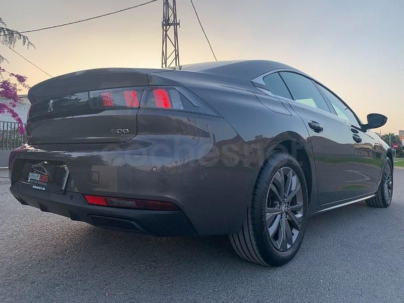 Usado Peugeot 508 Active 130 CV (95 kW) 2021 Gris / plata Berlina