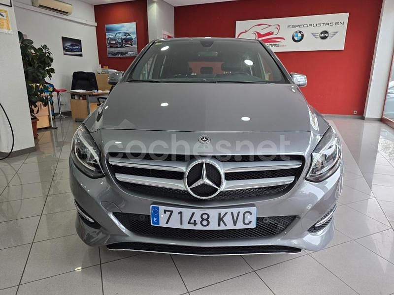 Usado Mercedes B200 150 CV (110 kW) 2019 Gris Monovolumen