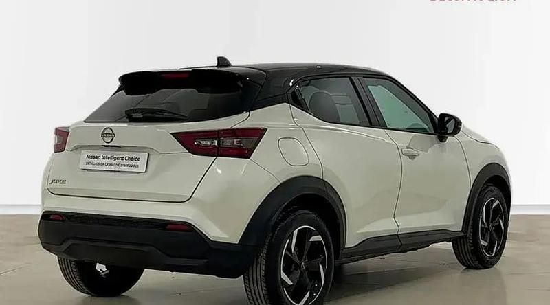 Usado Nissan Juke N-Connecta 114 CV (83 kW) 2023 Lunar white midnight black SUV