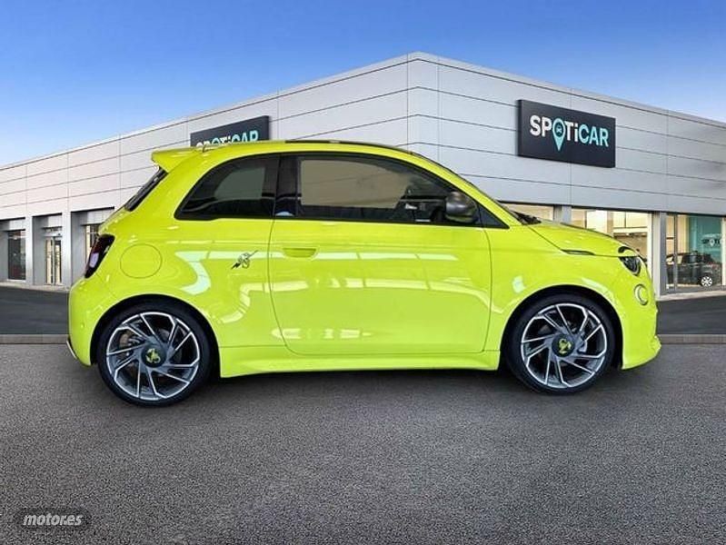 Usado Abarth 500 Scorpionissima 114 kW (155 CV) 2024 Verde Berlina