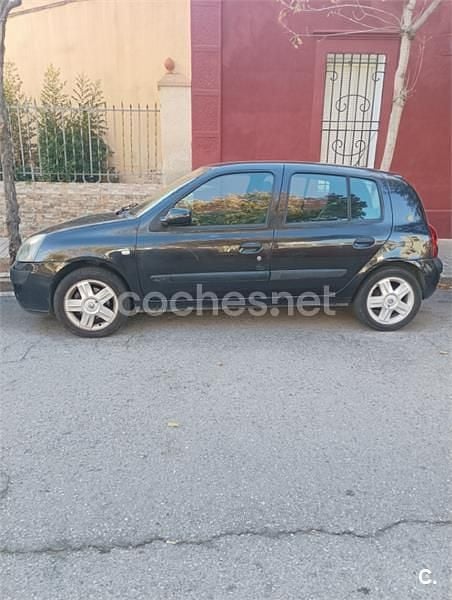 Negro Usado 2006 Renault Clio II Authentique Berlina | 3000 € (Precio justo) - Imagen 1/3