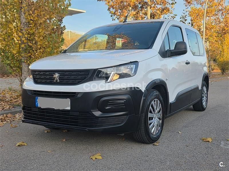Usado Peugeot Rifter Access 100 CV (73 kW) 2019 Blanco Monovolumen
