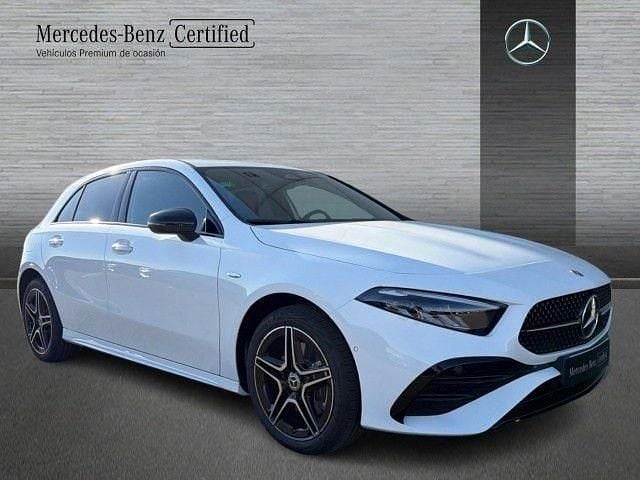Usado Mercedes A250 AMG line 218 CV (160 kW) 2026 Blanco polar