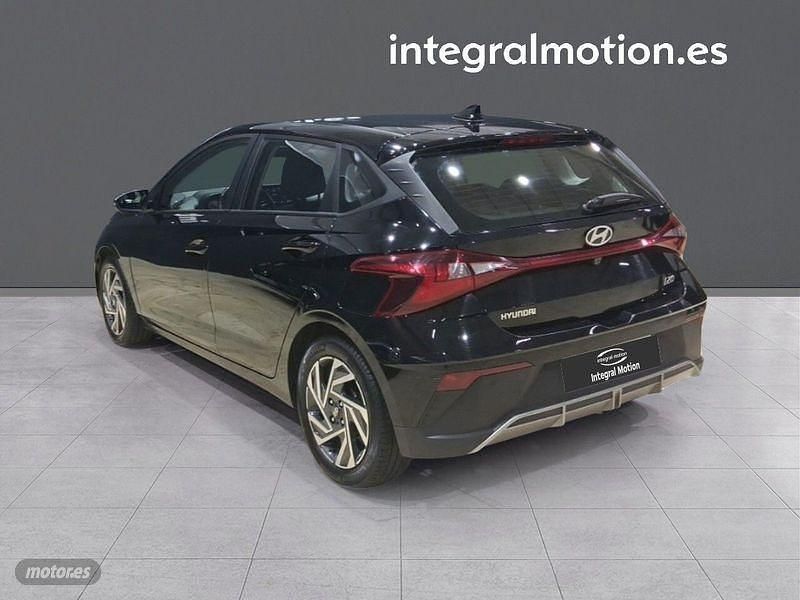 Usado Hyundai i20 84 CV (61 kW) 2023 Negro Utilitario