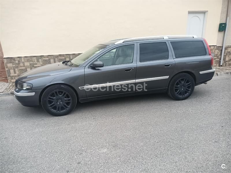 Usado Volvo V70 Momentum 163 CV (119 kW) 2003 Gris / plata Familiar