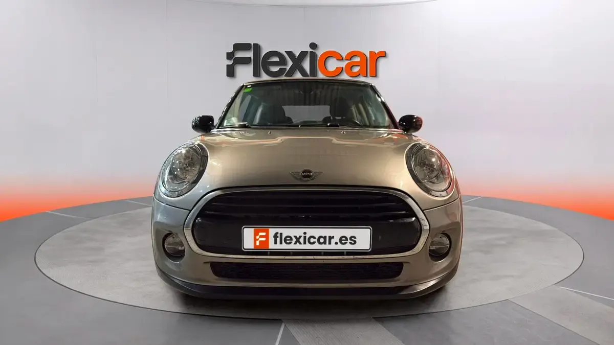 Usado Mini Cooper 136 CV (100 kW) 2018 Gris Utilitario