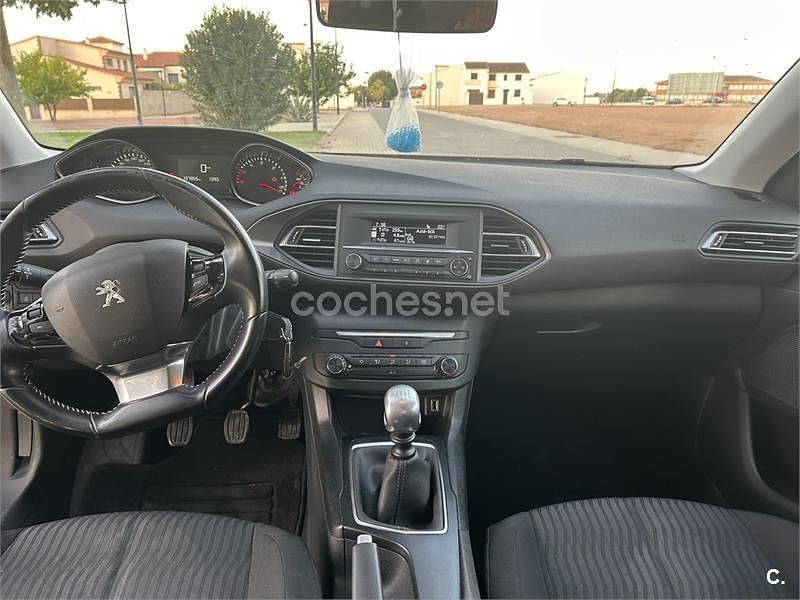 Usado Peugeot 308 Business-Line 100 CV (73 kW) 2019 Blanco Berlina
