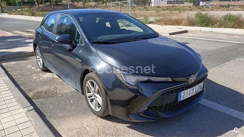 Usado Toyota Corolla Active 122 CV (89 kW) 2021 Negro Berlina