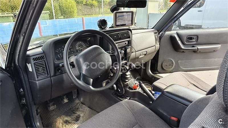Usado Jeep Cherokee Sport 115 CV (84 kW) 1999 Negro SUV