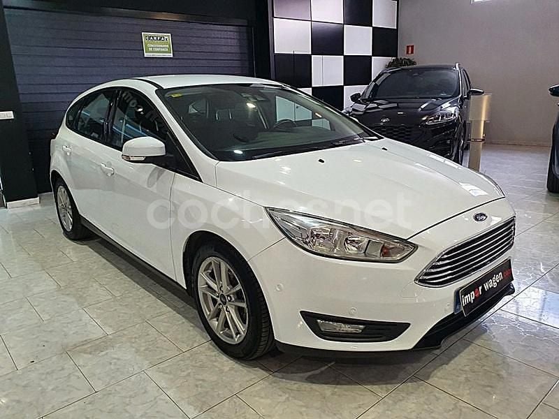 Usado Ford Focus Sport 120 CV (88 kW) 2015 Blanco Berlina