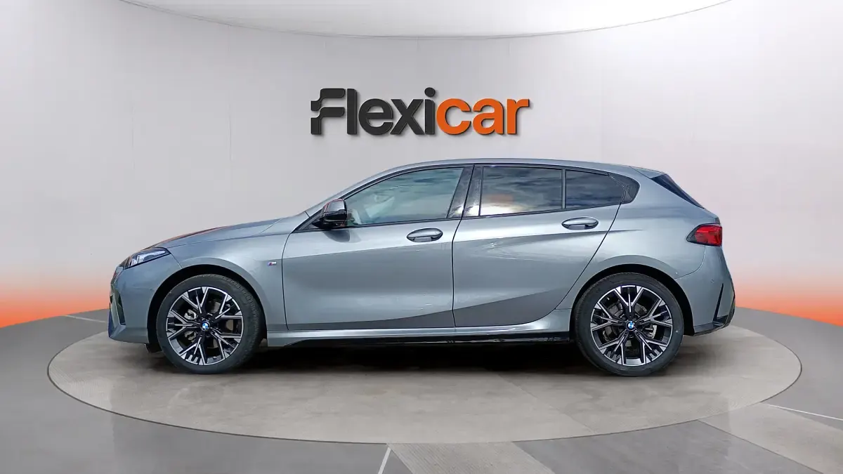 Usado BMW 118 150 CV (110 kW) 2025 Gris Utilitario