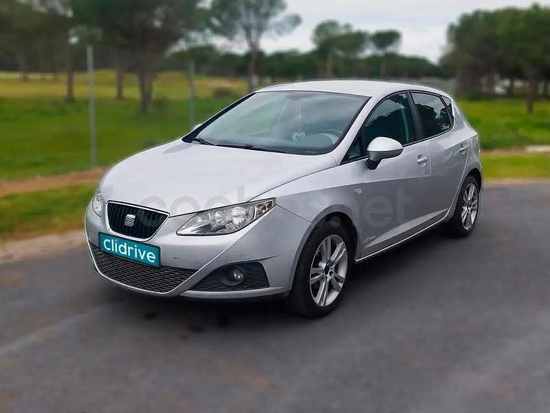 Usado Seat Ibiza Copa 90 CV (66 kW) 2012 Gris / plata Berlina