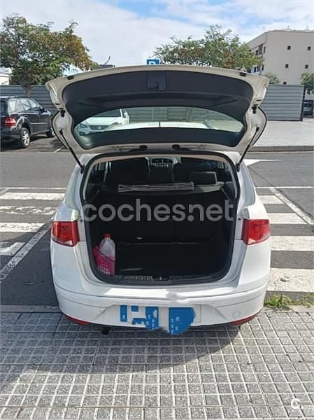Usado Seat Altea XL Ecomotive 105 CV (77 kW) 2010 Blanco Monovolumen
