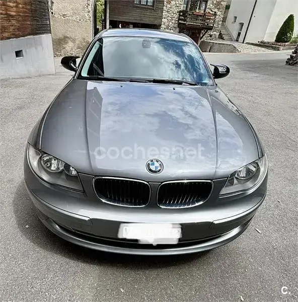 Usado BMW 118 143 CV (105 kW) 2011 Gris / plata Utilitario