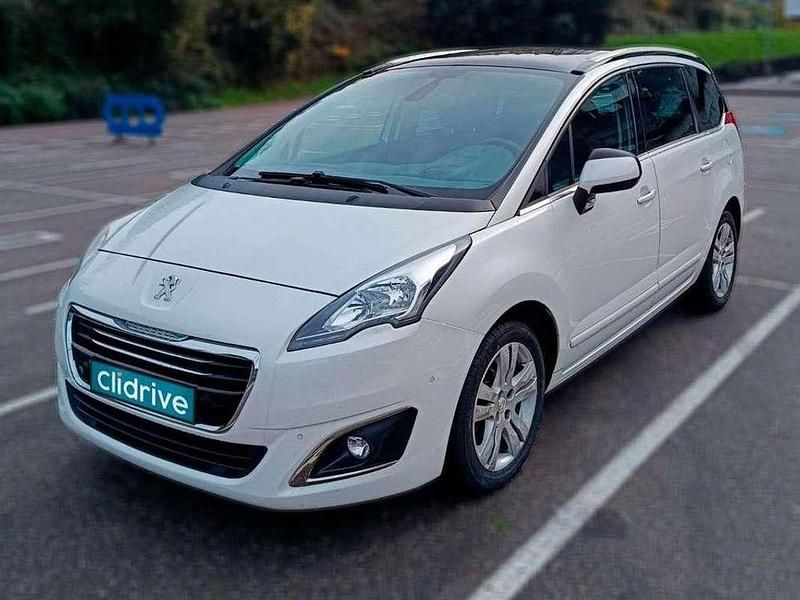 Usado Peugeot 5008 Style 120 CV (88 kW) 2015 Blanco Monovolumen