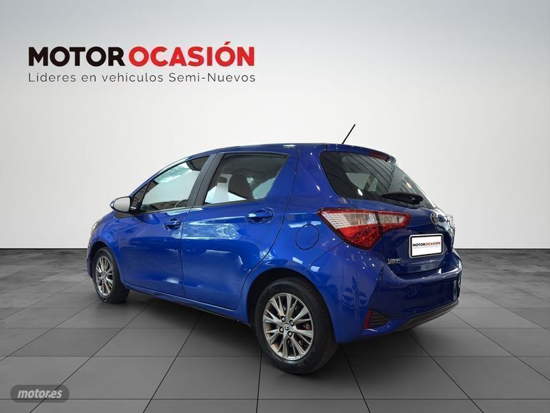 Usado Toyota Yaris Active 100 CV (73 kW) 2017 Azul