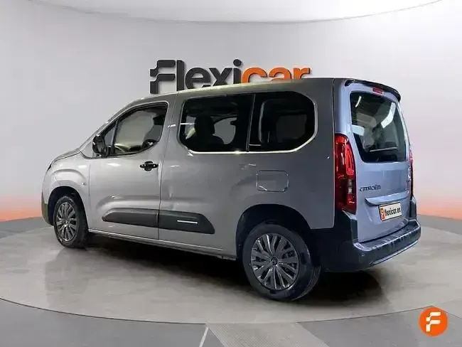 Usado Citroën Berlingo 102 CV (75 kW) 2025 Gris Monovolumen