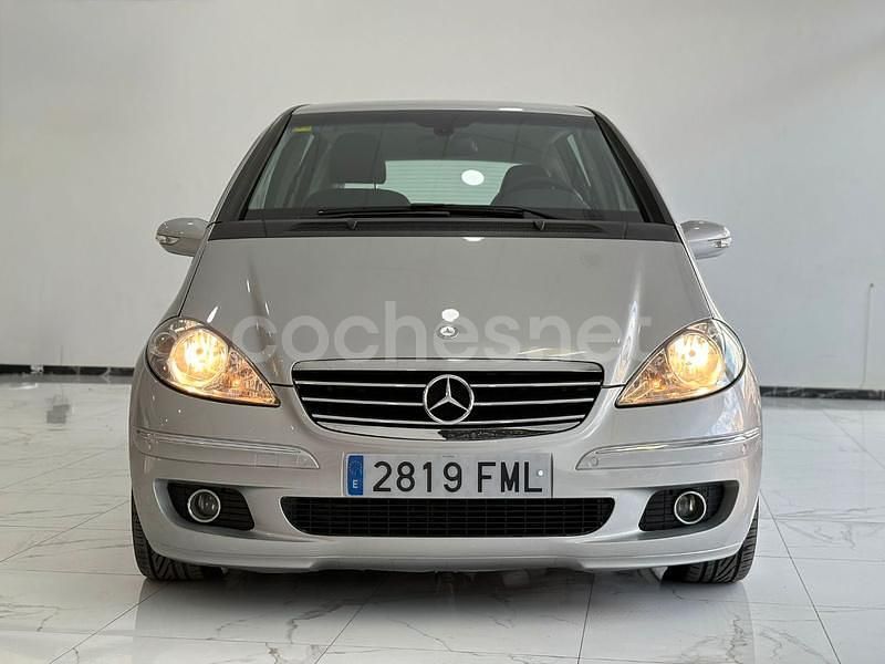 Usado Mercedes A180 Avantgarde 109 CV (80 kW) 2007 Gris / plata Monovolumen