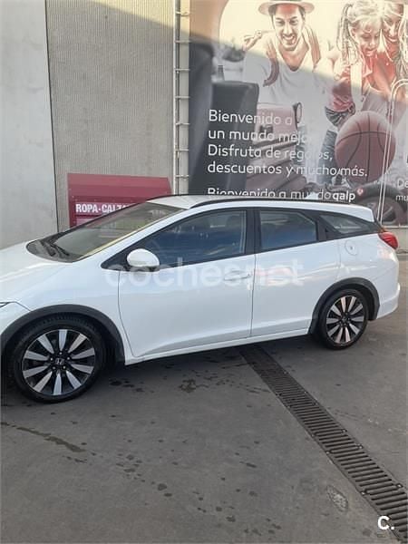 Usado Honda Civic Executive 120 CV (88 kW) 2016 Blanco Familiar