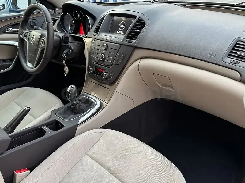 Usado Opel Insignia Excellence 130 CV (95 kW) 2013 Gris / plata Berlina