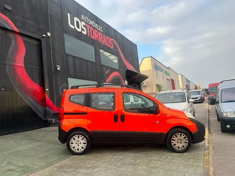 Usado Peugeot Bipper Outdoor 68 CV (50 kW) 2010 Rojo Monovolumen