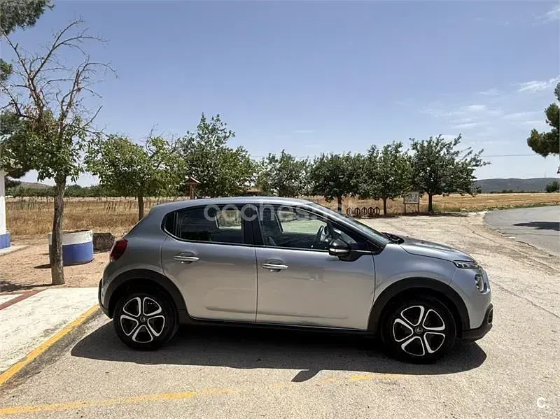 Usado Citroën C3 Live 102 CV (75 kW) 2021 Gris / plata Utilitario