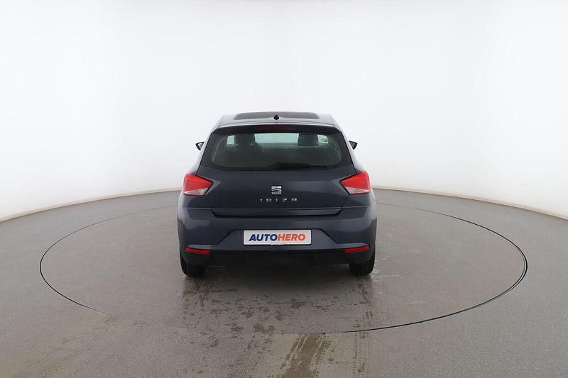 Usado Seat Ibiza Style 80 CV (58 kW) 2019 Gris Utilitario