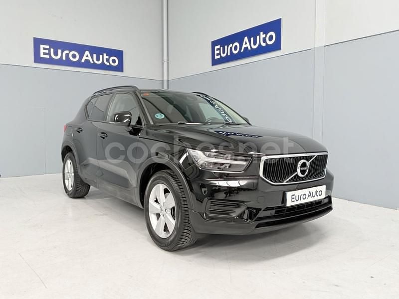 Negro Usado 2021 Volvo XC40 Momentum SUV | 18.900 € (Caro) - Imagen 1/4