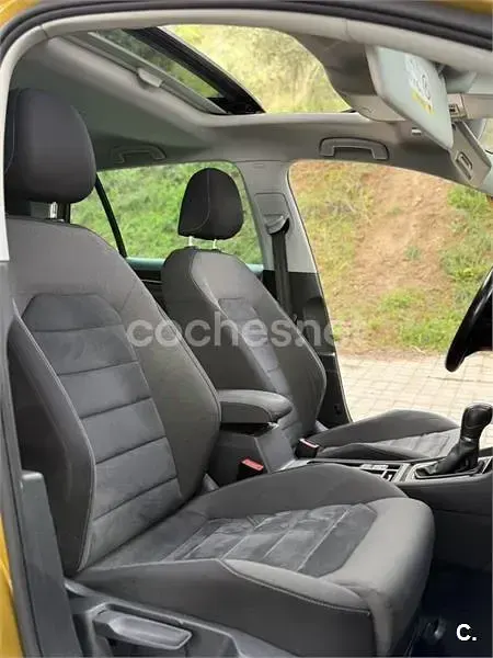 Usado VW Golf VII Advance 150 CV (110 kW) 2017 Amarillo Berlina