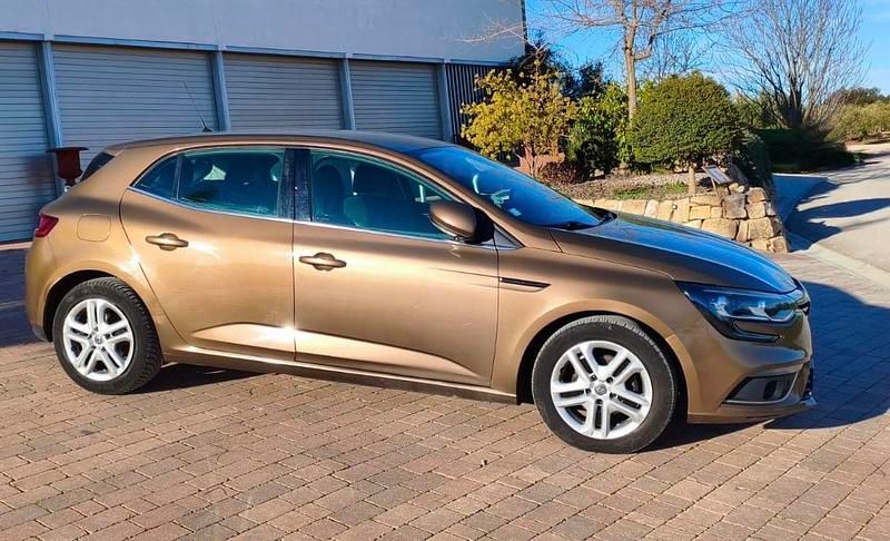 Usado Renault Mégane IV Business 110 CV (80 kW) 2018 Marrón